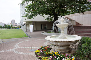 写真：小野学園女子中学・高等学校の噴水