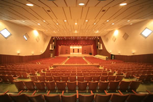 千代田女学園中学校・高等学校　劇場型ホール