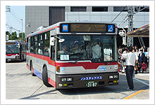 駅前から運行するスクールバス