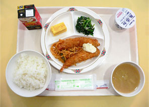 今日のメニューはエビフライ